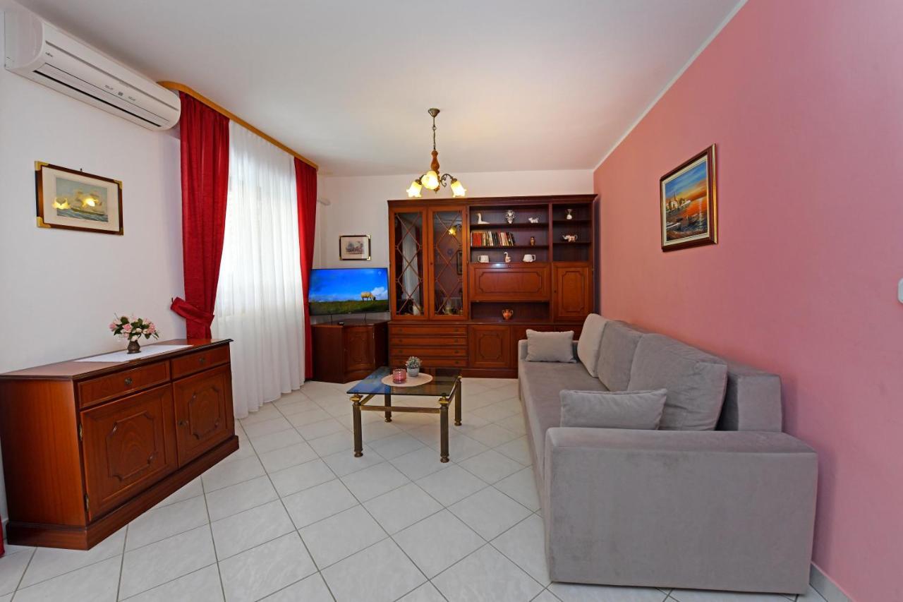 Apartments Jasmina Porec Luaran gambar