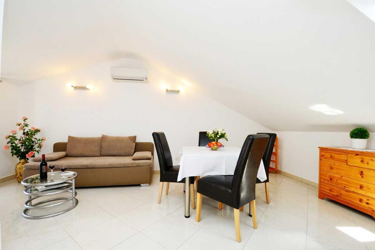 Apartments Jasmina Porec Bilik gambar